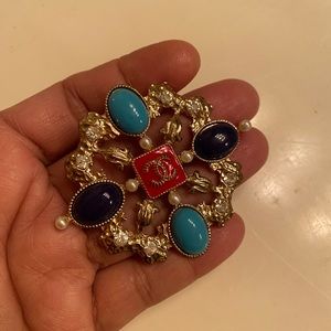 Cute channel fashion brooche